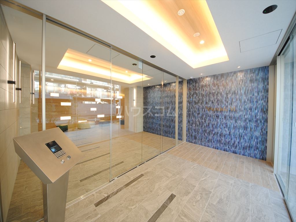 20/30 エントランス