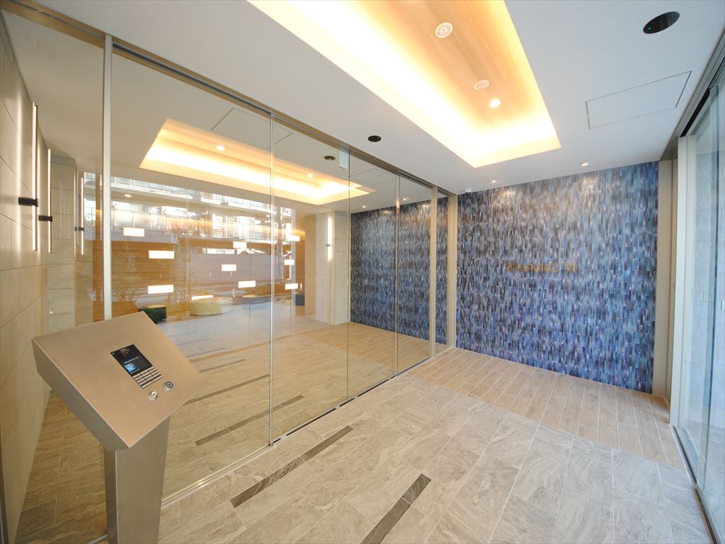 20/30 エントランス