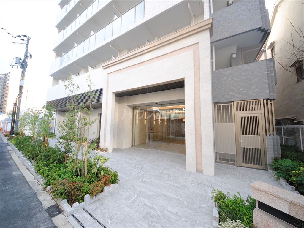 17/27 エントランス