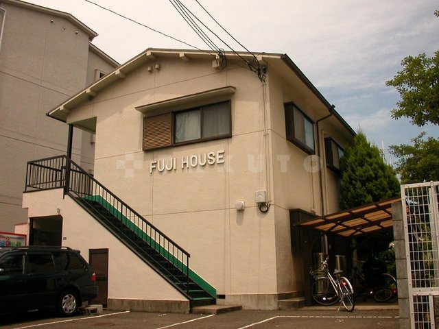 14/22 エントランス