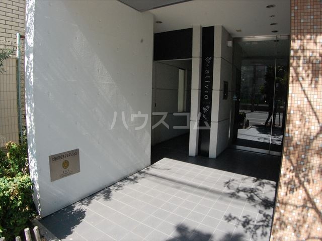 23/26 エントランス