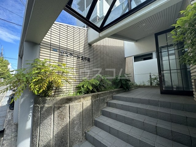 21/29 エントランス