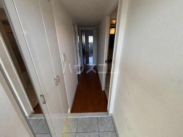 13/30 玄関