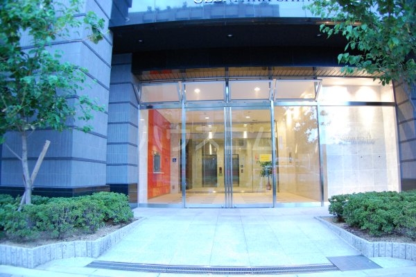 18/28 エントランス