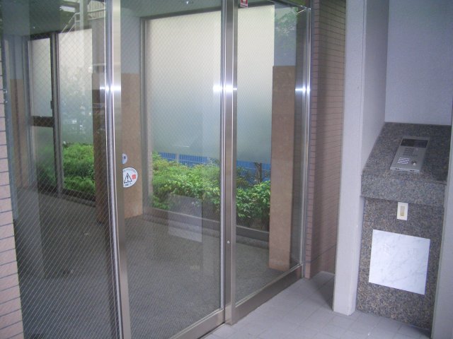 21/25 エントランス