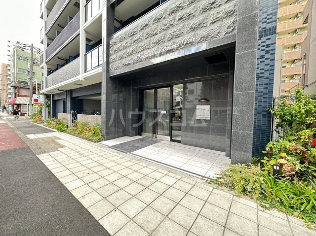 18/28 エントランス