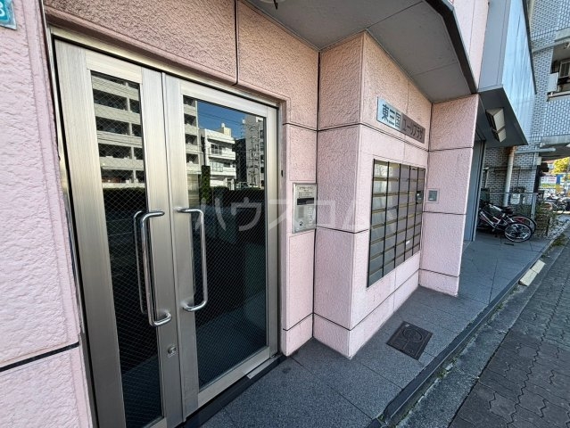 13/22 エントランス