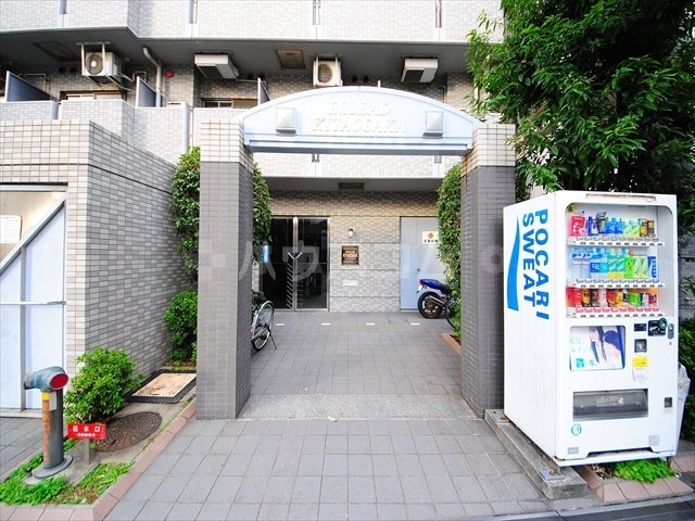 18/26 エントランス