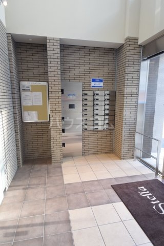 23/30 エントランス