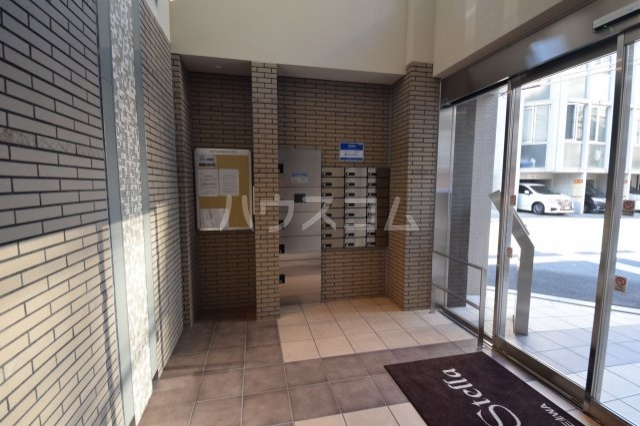 24/30 エントランス