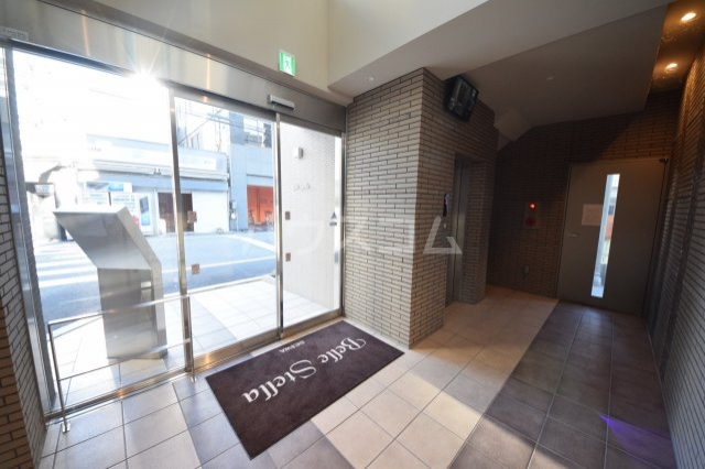 21/30 エントランス