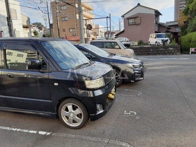 23/30 駐車場