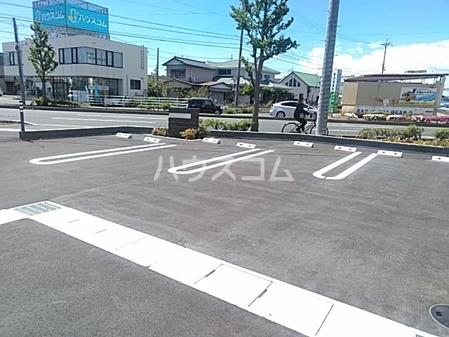 28/30 駐車場