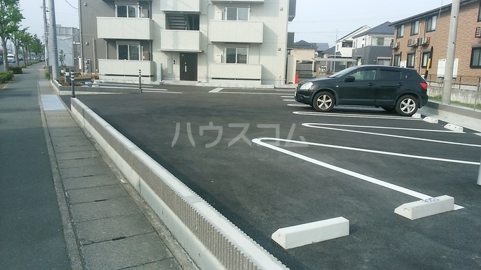 23/30 駐車場