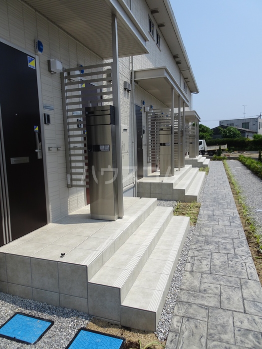 25/30 エントランス