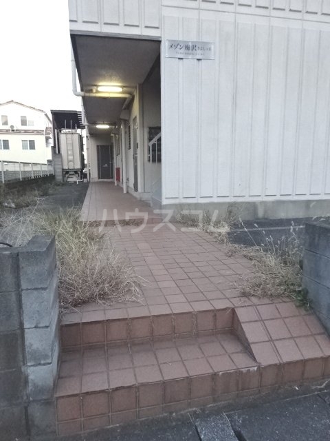 23/24 エントランス