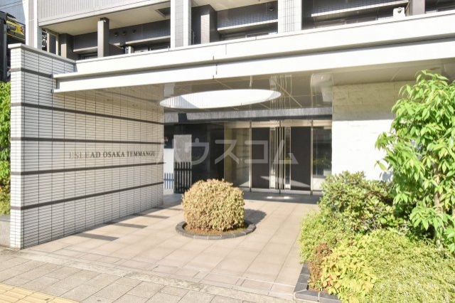 21/30 エントランス