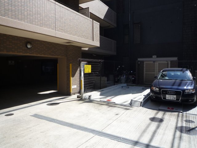 28/30 駐車場