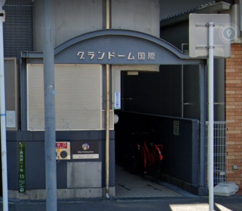 24/30 エントランス