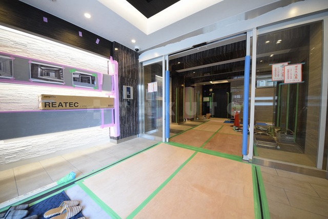 23/30 エントランス