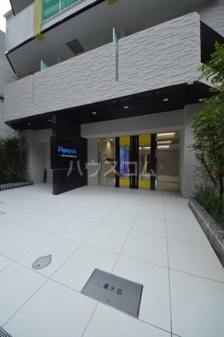 26/30 エントランス