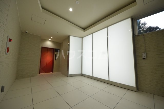 20/28 エントランス