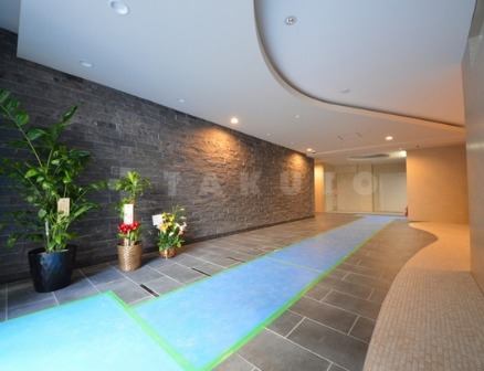 26/30 エントランス