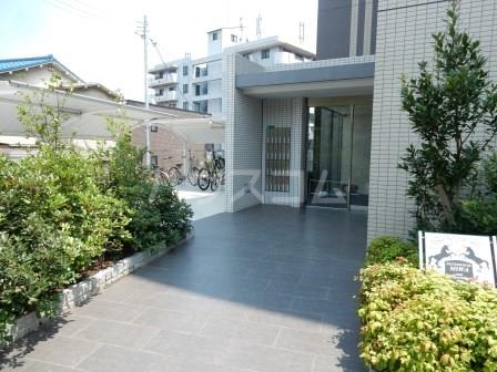 20/29 エントランス