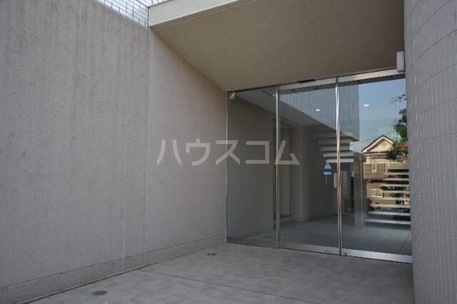 25/30 エントランス