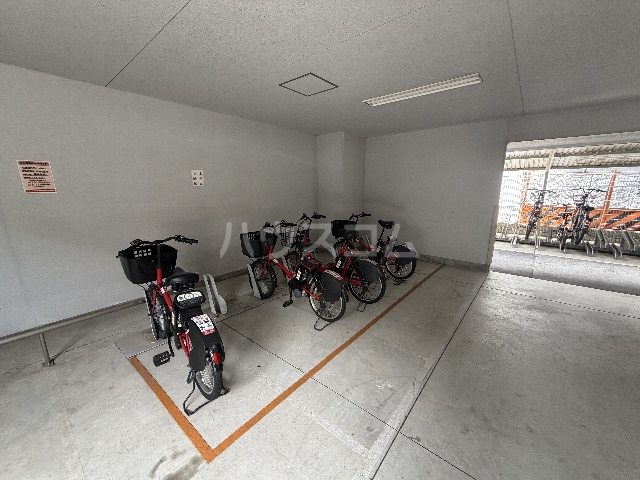 28/30 駐車場