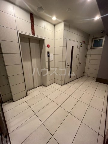 23/30 エントランス