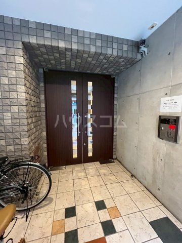 26/30 エントランス