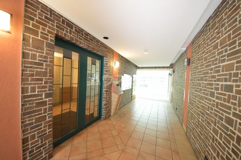 21/30 エントランス