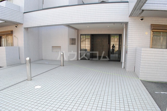 14/20 エントランス