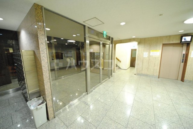 16/26 エントランス