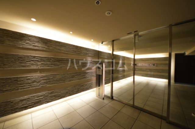 21/30 エントランス