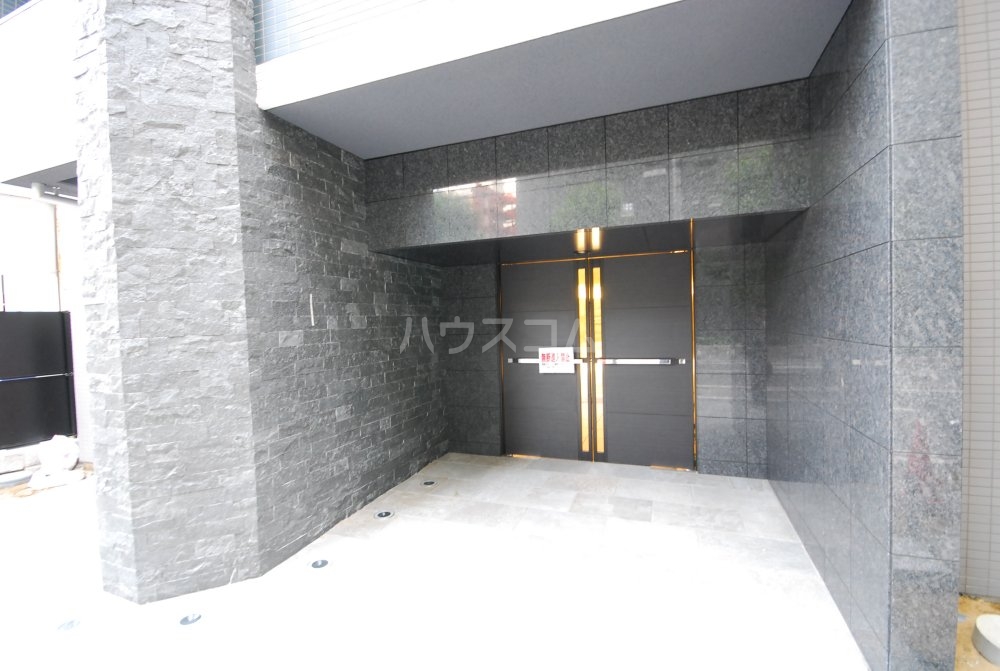 22/30 エントランス