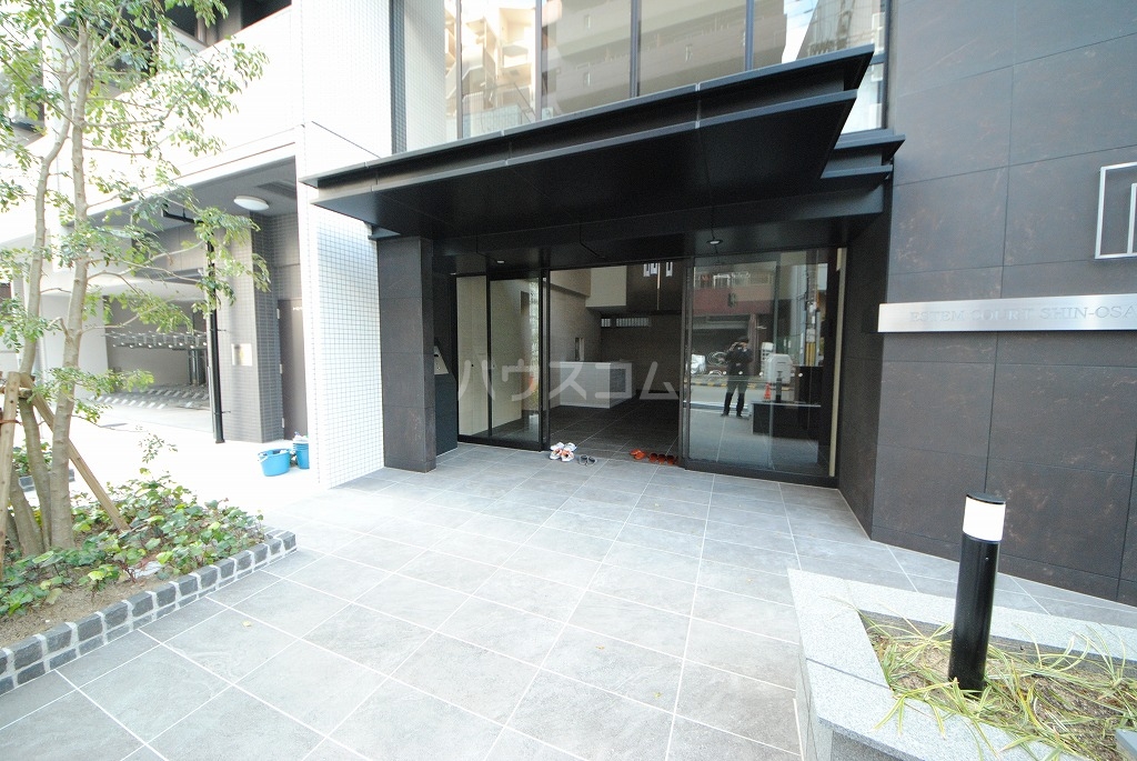 21/30 エントランス