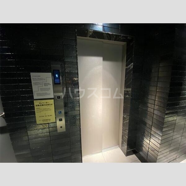 19/29 エントランス