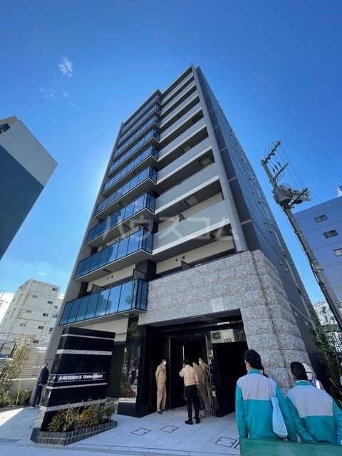 21/30 エントランス