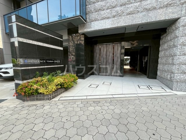 25/30 エントランス