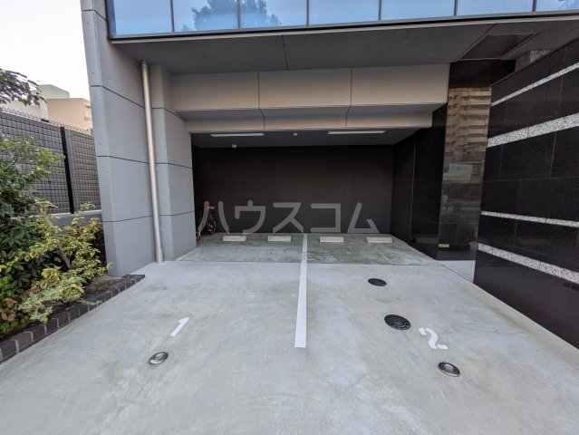 25/30 駐車場