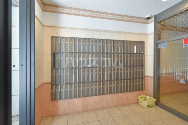 21/30 エントランス