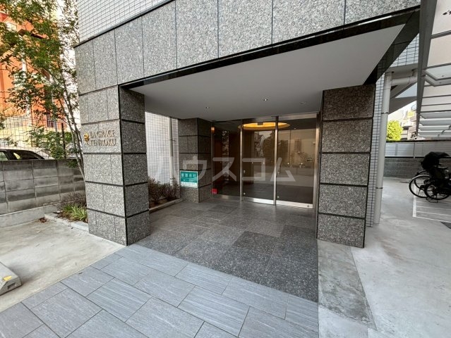 3/4 エントランス