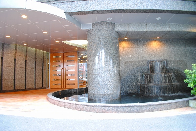 19/29 エントランス