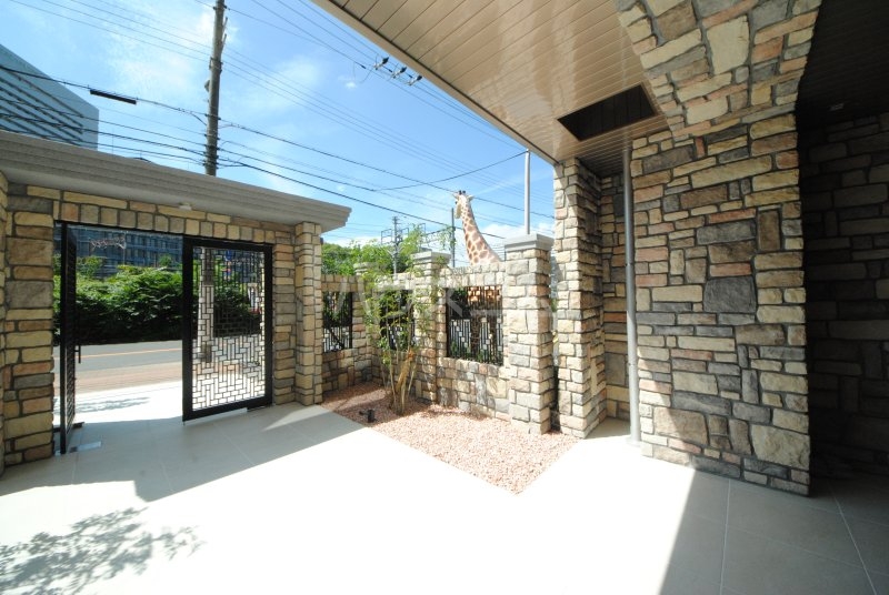 22/30 エントランス