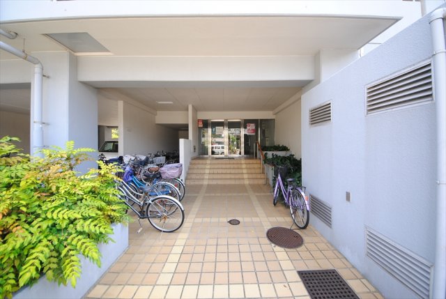 2/5 エントランス