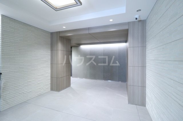 28/30 エントランス