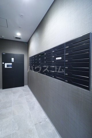 25/30 エントランス