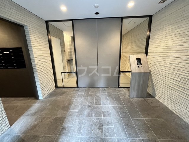 26/30 エントランス